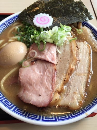 「特製ラーメン中盛」@大勝軒てつの写真