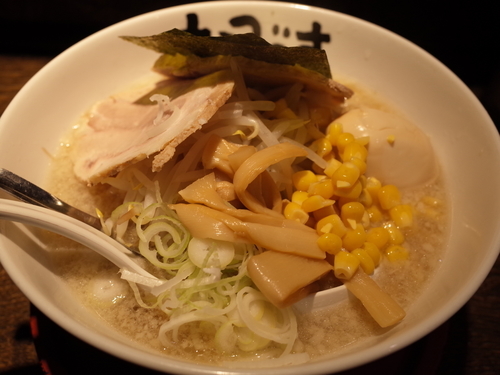 「特製醤油ラーメン」@えるびす 西口店の写真