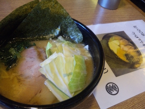 「しば田家 豚骨醤油らぁめん　800円」@麺匠あじゃりの写真