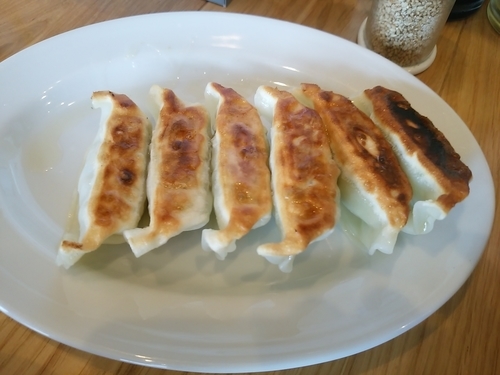 「餃子320円」@横浜らーめん 吉田家の写真