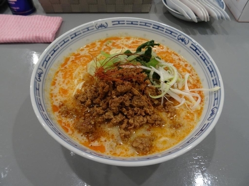 「灼熱の担々麺（中級編）＋麺大盛り　950円」@三陽楼の写真