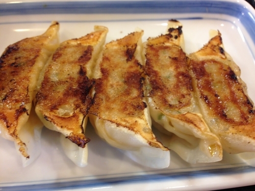 「ぎょうざ５個　￥２３０（税別）」@リンガーハット 愛知東浦店の写真