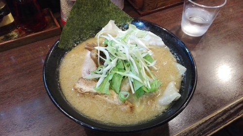 「醤油らーめん＋ワンタン」@麺屋 無尽蔵の写真