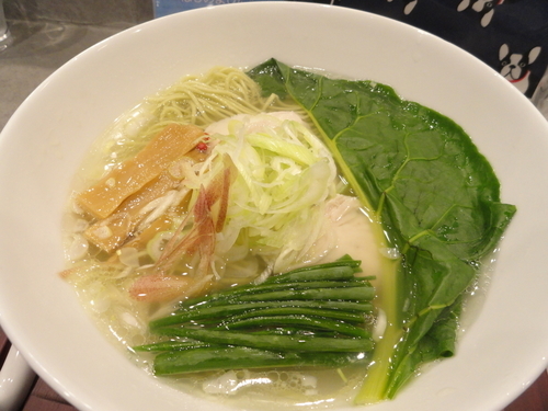 「空 鶏旨味塩そば」@ラーメンクワトロの写真