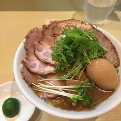限定　秋刀魚らーめん　チャーシュー＋味付卵