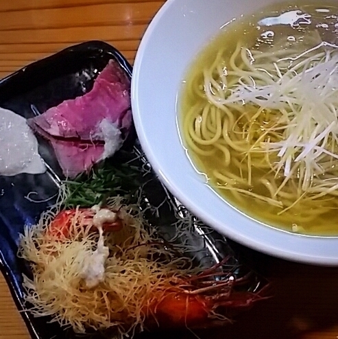 「【１周年記念限定】オマール海老と鶏のＷコンソメ ５００円」@はりけんラーメン 南店の写真