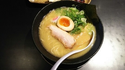 「鶏白湯ラーメン」@信州鶏白湯 気むずかし家 アクアシティお台場店の写真