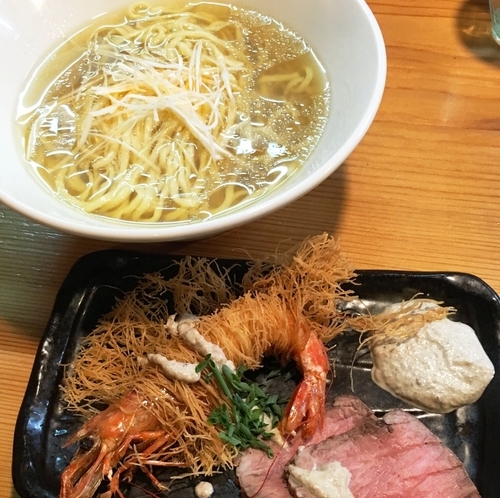 「【１周年限定】オマール海老と鶏のＷコンソメ」@はりけんラーメン 南店の写真
