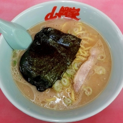 「醤油ラーメン」@ラーメン山岡家 苫小牧船見店の写真