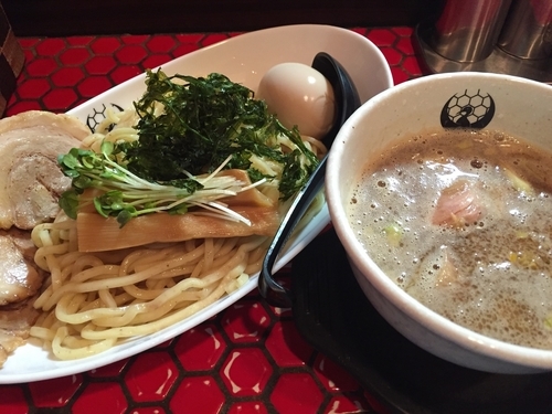 「魚介醤油つけめん+特製盛り(炙りチャーシュー・半熟味玉)」@京つけめん つるかめ 本店の写真