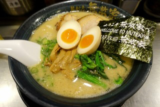 「肉玉麺」@麺創房 無敵家の写真