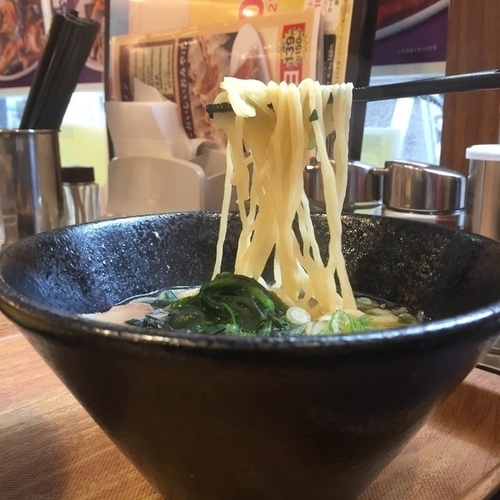 「半ラーメン ￥300」@カジュアルチャイニーズ トウシュウ 烏山西口店の写真