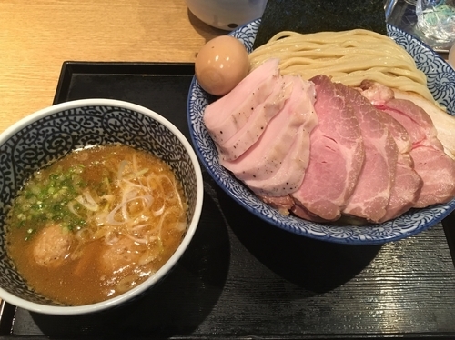 「特製濃厚魚介つけ麺＆特盛＆ミックスチャーシュー」@麺屋 一燈の写真