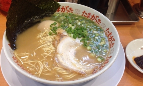 「らぁめん＋旨辛味噌＋味付玉子(710円＋20円＋100円)」@九州大分らぁめん たまがった 神奈川新町本店の写真