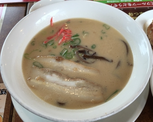 「博多風とんこつラーメン＋餃半チャーハン（￥754＋￥475）」@バーミヤン 瀬谷南台店の写真