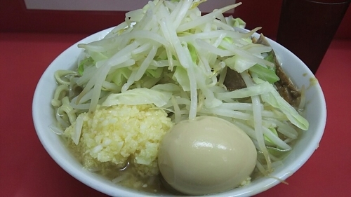 「小らーめん（にんにく）＋煮玉子」@ラーメン二郎 小岩店の写真
