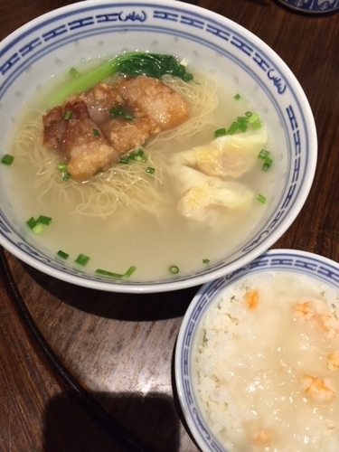「豚唐ワンタン麺・ご飯・ドリンクセット　通常価格1400円」@香港麺新記 台場店の写真