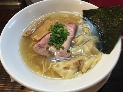 「海老ワンタン麺 850円」@らーめん 本竈の写真