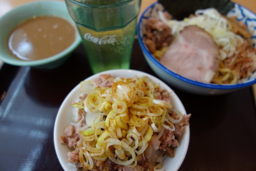 「ハーフ油そばセット830円半チャーシュー丼、ドリンク」@兎に角 another leafの写真