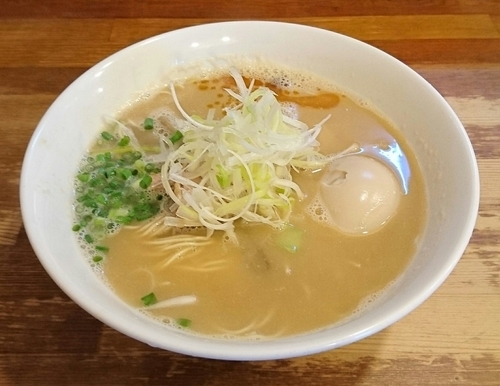 「味玉醤油らあめん(鶏白湯)+替玉」@らーめんや なかじゅう亭 高崎市通町本店の写真
