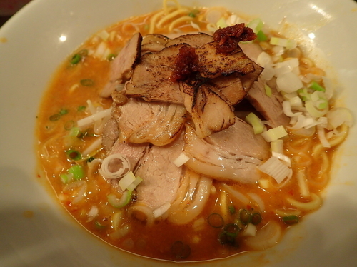 「濃厚辛味噌チャーシュー盛り麺 800円」@銀座 朧月 目黒処の写真