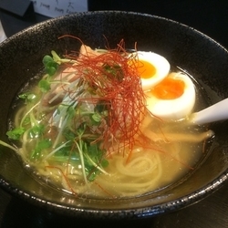 鶏塩ラーメン750円＋塩味玉
