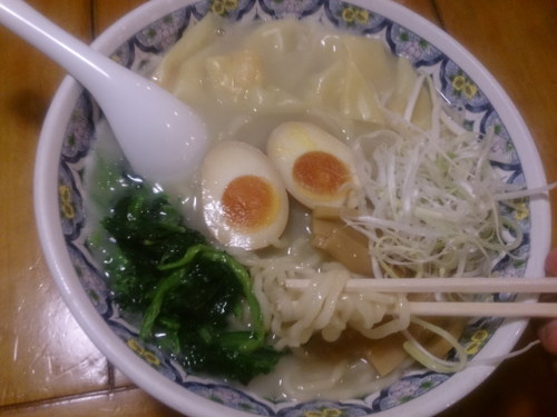 「プレミアムエビワンタン麺（中太麺）」@中国ラーメン 揚州商人 北浦和店の写真