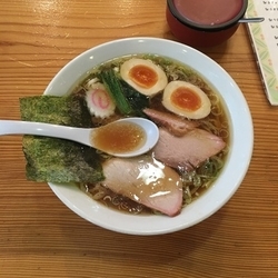 手打ち中華そば 味玉入り 780円