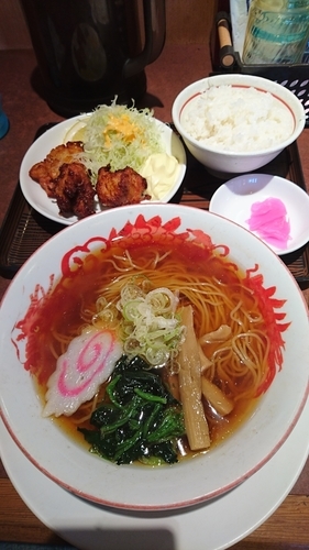 「唐揚げランチ(しょうゆらーめん) 864円」@将軍らーめん三峰 深谷店の写真