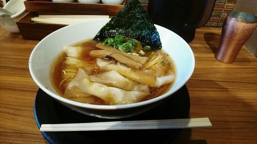 「中華そば＋ワンタン」@麺や食堂 246号店の写真