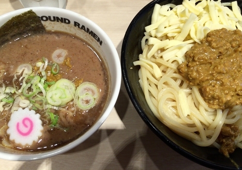「キーマカレーあえつけ麺」@UNDERGROUND RAMEN 頑者 コクーンシティさいたま新都心店の写真