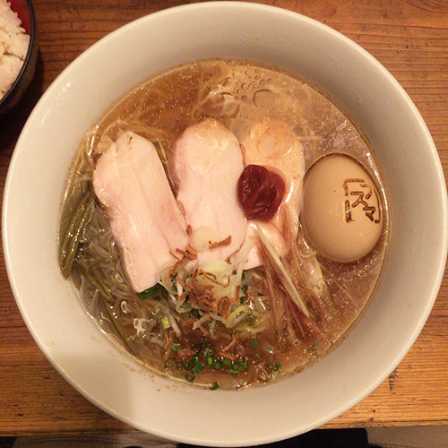 「真夏の貝寒そば 〜2016ver〜＋味付けユズ塩玉子」@麬にかけろ 中崎壱丁 中崎商店會1-6-18号ラーメンの写真