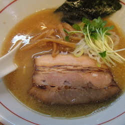 赤(濃厚魚介醤油系らーめん)　「760円」