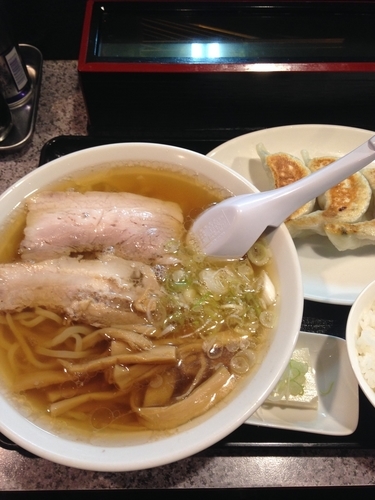 「ラーメン 餃子セット 930円」@佐野青竹手打ちラーメン 大和の写真