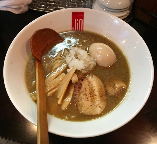 「極煮干しらーめん850円+味玉100円」@らーめんDining Jin 高田店の写真