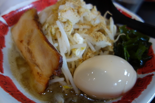 「濃厚魚介鶏豚骨麺（醤油）味玉780円モヤシ増し」@柏らーめん まとやの写真
