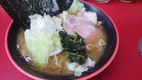 「ラーメン並＋キャベツ」@横濱家系ラーメン 勝鬨家の写真