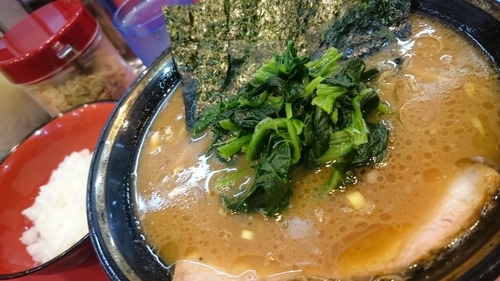 「ラーメン並全部普通６８０円+玉ねぎ７０円」@環2家の写真