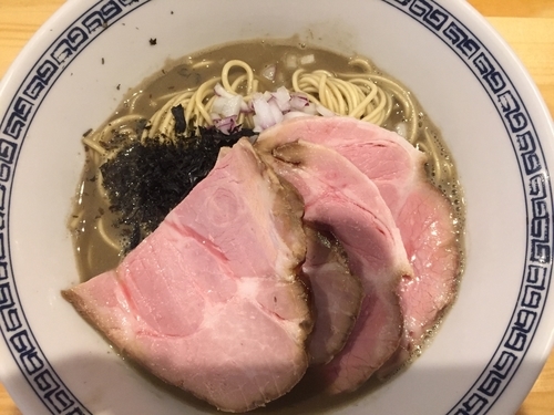 「極濃煮干しそば（９００円）＋チャーシュー丼」@麺屋 弥栄の写真