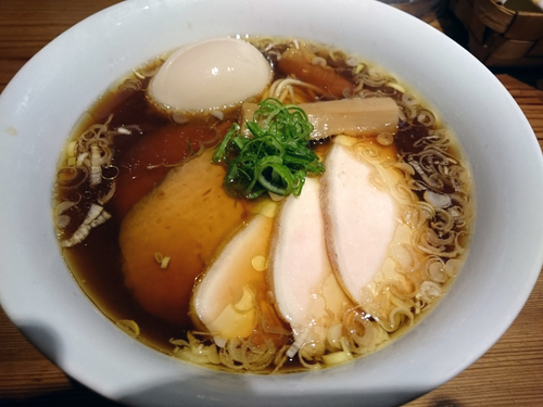 「味玉チャーシュー 醤油ラーメン」@ラーメン屋 トイ・ボックスの写真