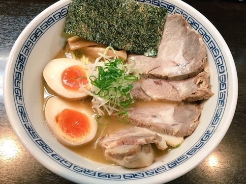 「焼き豚ラーメン(味付玉子入り)」@らーめん はやしの写真