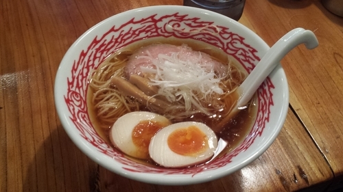「芳醇醤油ラーメン720円+味玉100円」@でびっと 狭山店の写真