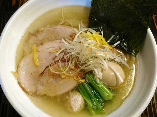 「鶏だし塩らーめん」@吉田商店の写真