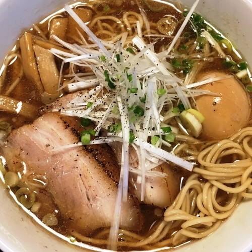 「ラーメン（大盛；バラ選択）＋味玉」@自家製麺 Rootsの写真