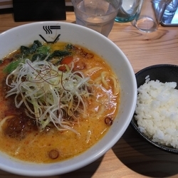 クリーミー担々麺 大盛 サービス券使用 ¥842