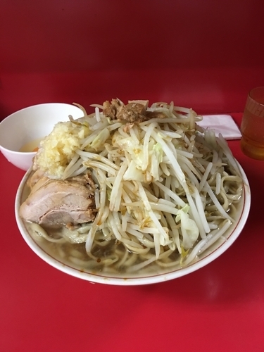 「大豚ダブルヤサイニンニクカラメ＋生卵」@ラーメン二郎 千住大橋駅前店の写真