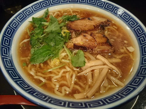 「醤油らあめん（ちぢれ麺）」@東京らあめんタワー 芝大門本店の写真