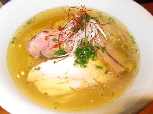 「塩ラーメン　800円」@ラーメン屋 トイ・ボックスの写真