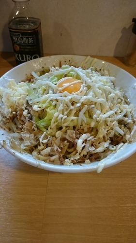 「汁なし(小) マヨネーズ 魚粉 ニンニク」@豚星。の写真