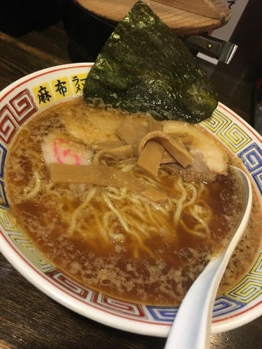 「しょう油ラーメン」@麻布ラーメン 芝浦店の写真